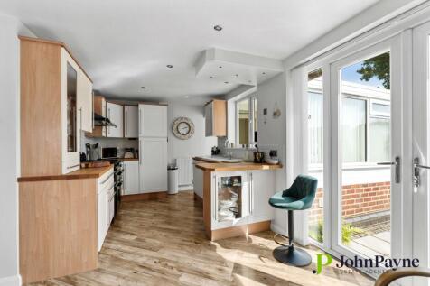 Fitted Kitchen
