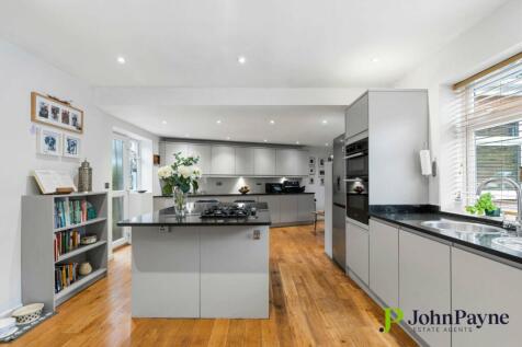 Fitted Kitchen