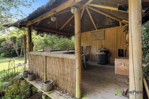 Tiki Hut