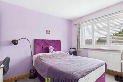 Bedroom 2 (Rear)