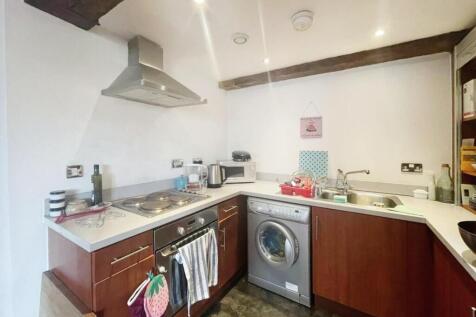 LIVING ROOM/ KITCHEN