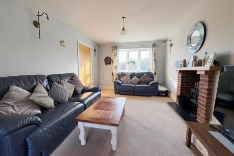 Sitting room 2.jpg