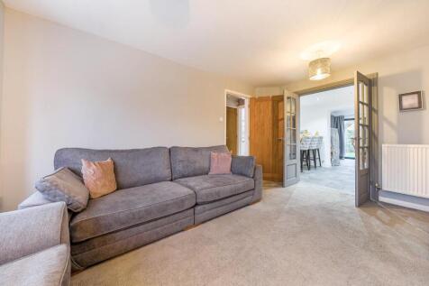 9 Azalea Close, Lutterworth
