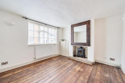 8 MAIN ROAD, DUNTON BASSETT