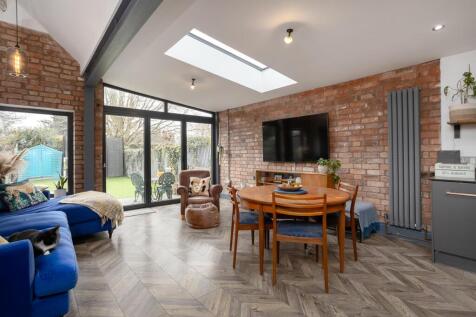 5 New Street. Lutterworth