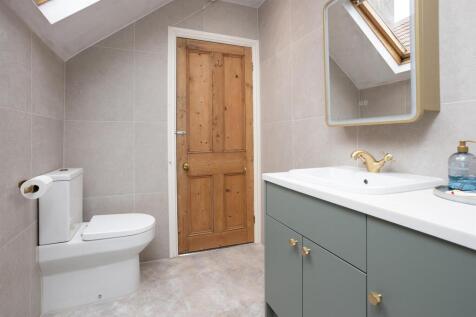 5 New Street. Lutterworth