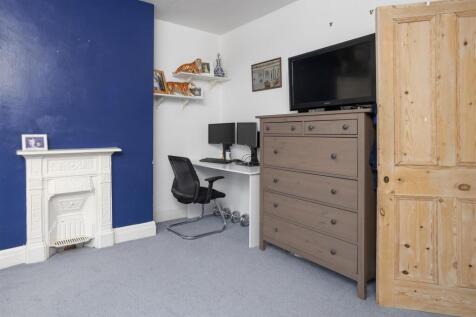5 New Street. Lutterworth