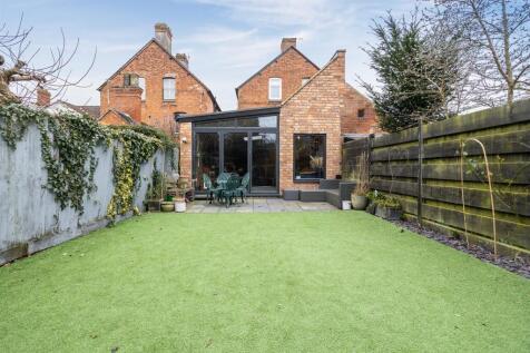 5 New Street. Lutterworth