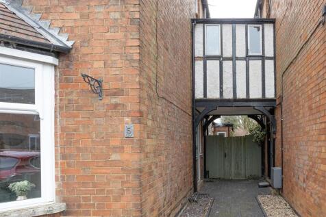 5 New Street. Lutterworth