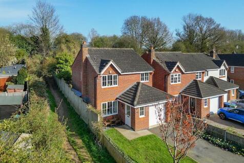 2 Burton Close, Lutterworth