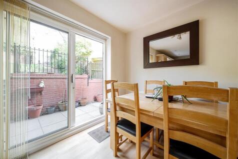 2 Burton Close, Lutterworth