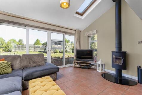9 Chapel Fields, Swinford