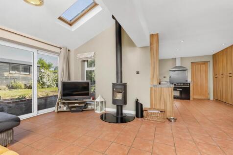 9 Chapel Fields, Swinford