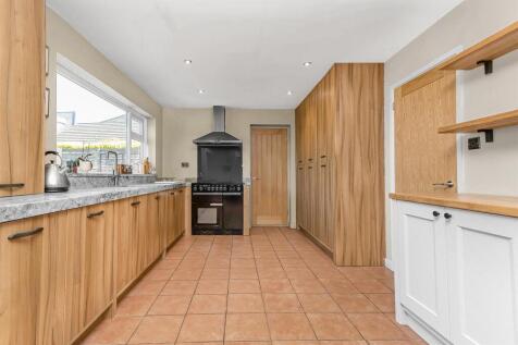 9 Chapel Fields, Swinford