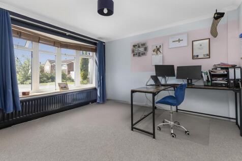 9 Chapel Fields, Swinford