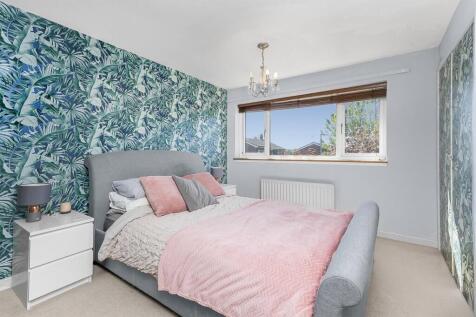 9 Chapel Fields, Swinford