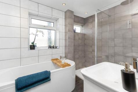 9 Chapel Fields, Swinford