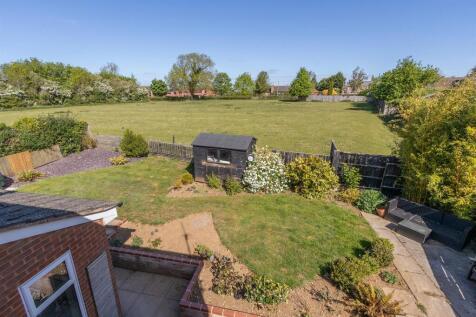 9 Chapel Fields, Swinford