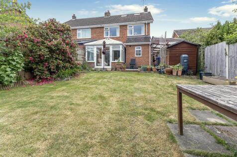 54 Outlands, Hinckley