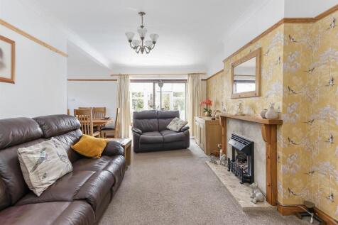 54 Outlands, Hinckley