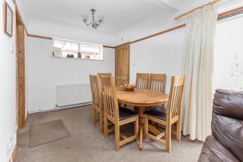 54 Outlands, Hinckley