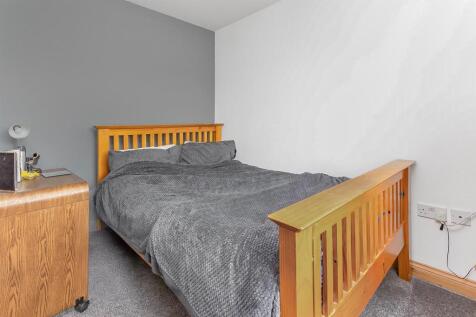 54 Outlands, Hinckley