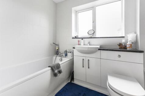 54 Outlands, Hinckley