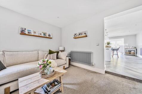 52 Six Acres, Broughton Astley