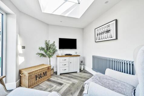 52 Six Acres, Broughton Astley
