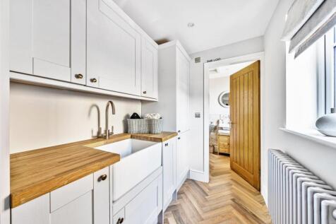 52 Six Acres, Broughton Astley