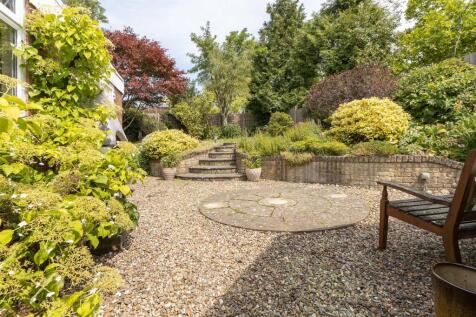Oatlands, Church Drive