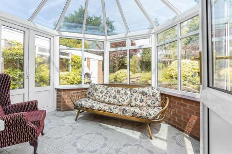 Oatlands, Church Drive