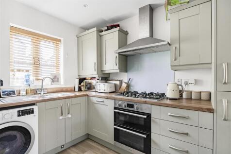 8 Greenfield Avenue