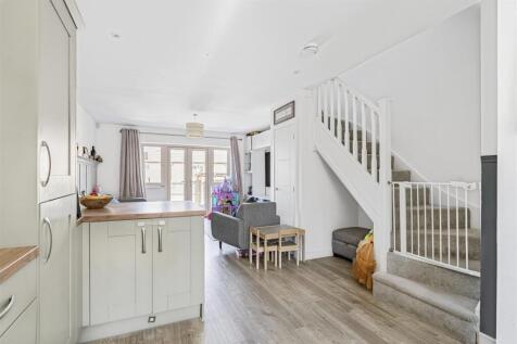8 Greenfield Avenue