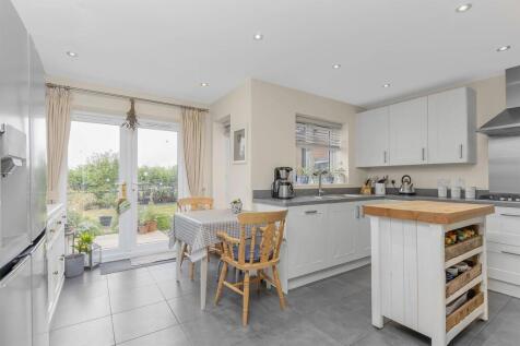 4 Buttercup Close, Lutterworth (9).jpg