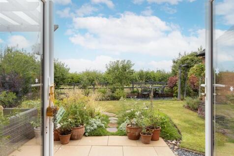 4 Buttercup Close, Lutterworth (11).jpg