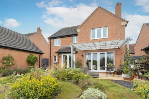 4 Buttercup Close, Lutterworth (21).jpg
