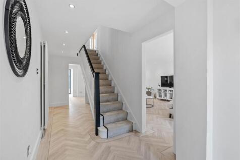 60 Harecroft Crescent, Sapcote