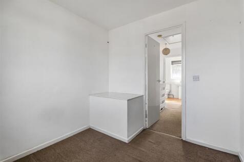 18 Boundary Road, Lutterworth (10).jpg
