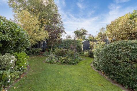 104 Lutterworth Road