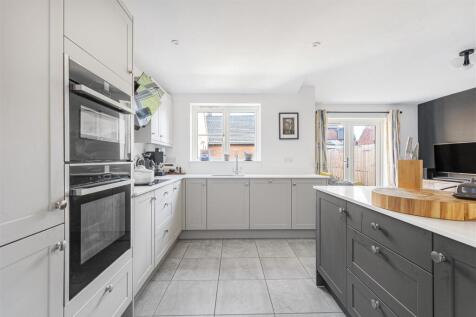 5 Ridge Way