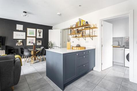 5 Ridge Way