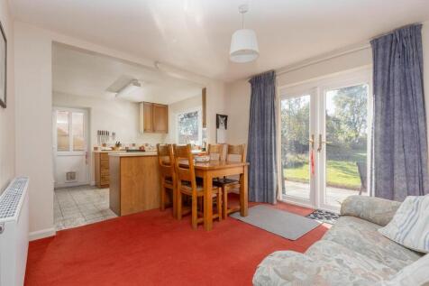 15 St Margarets Drive, Leire