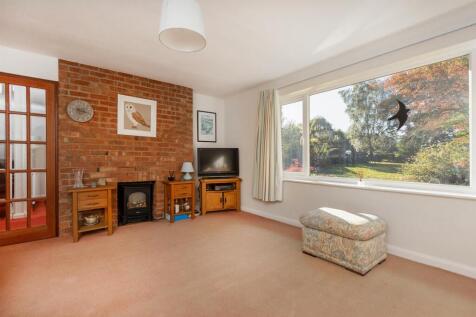 15 St Margarets Drive, Leire