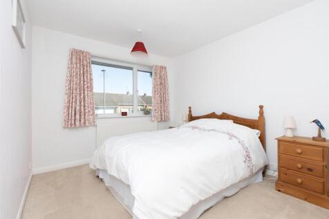 15 St Margarets Drive, Leire