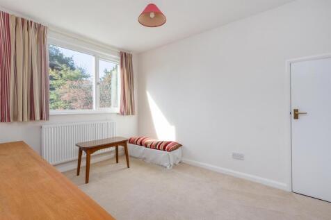 15 St Margarets Drive, Leire