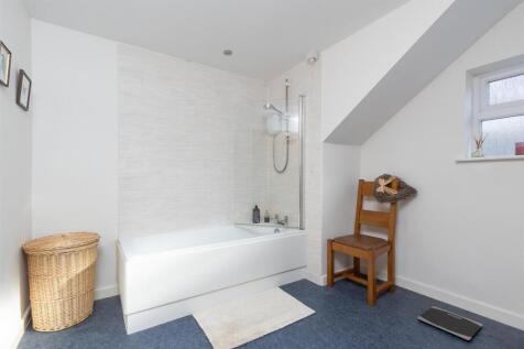 15 St Margarets Drive, Leire