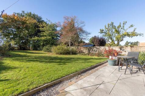 15 St Margarets Drive, Leire