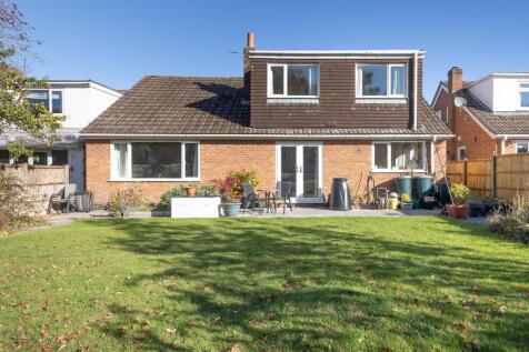 15 St Margarets Drive, Leire