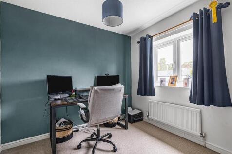 30 Elmcroft Avenue, North Kilworth